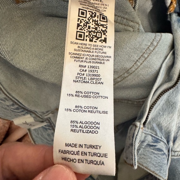 Frame Denim Light Wash Jeans - Picture 14 of 17